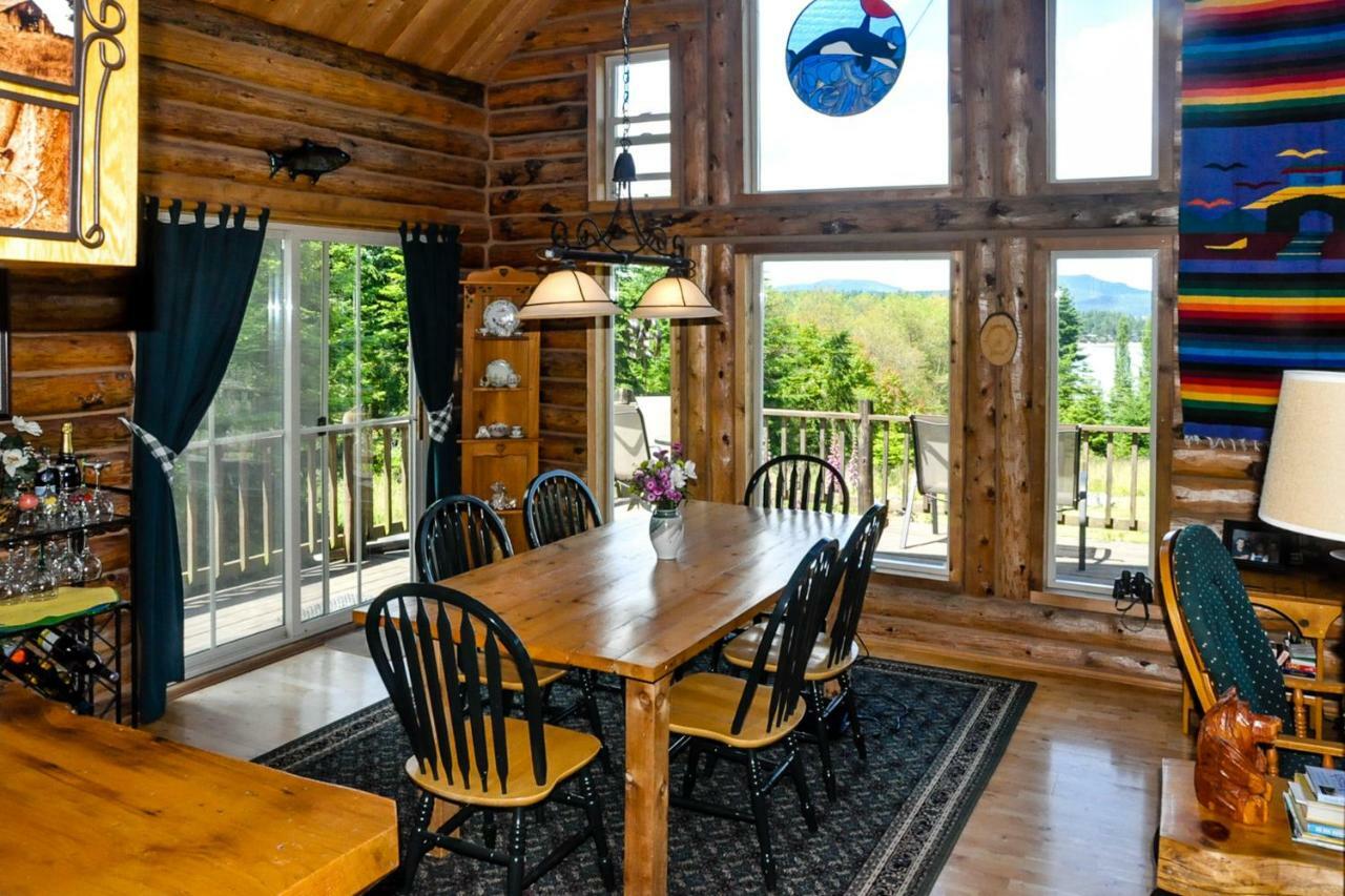 Log Home On Lopez-Spencer Spit Port Stanley Экстерьер фото